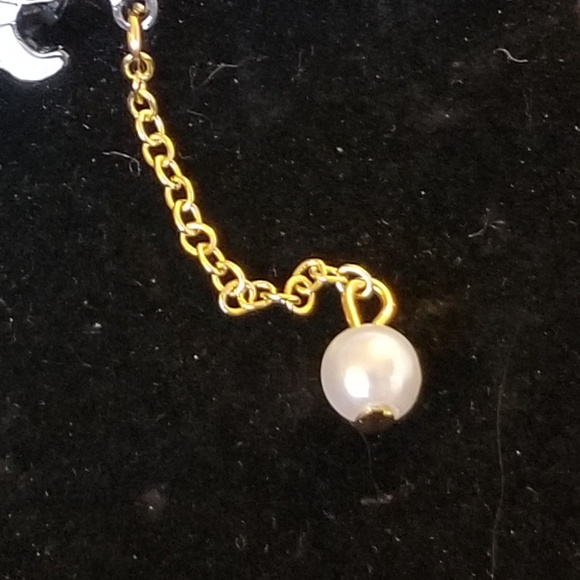 RESERVED NWT White Kitty Playing "Pearl" Ball Pin - Picture 7 of 8